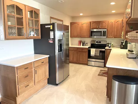 3006 Independence Dr, Peru, IL 61354 photo 11