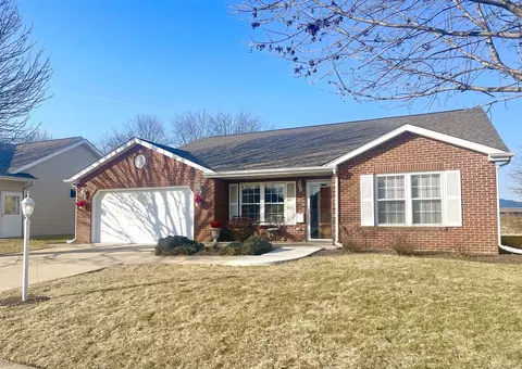 3006 Independence Dr, Peru, IL 61354