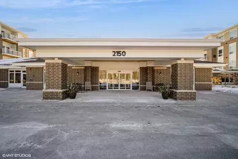 2150 Founders Dr #334, Northbrook, IL 60062