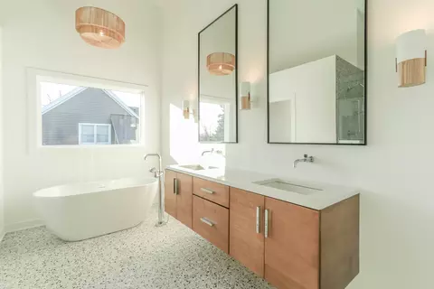 Bath - 26005 W Forrester Dr, Plainfield, IL 60585 photo 3 of 5
