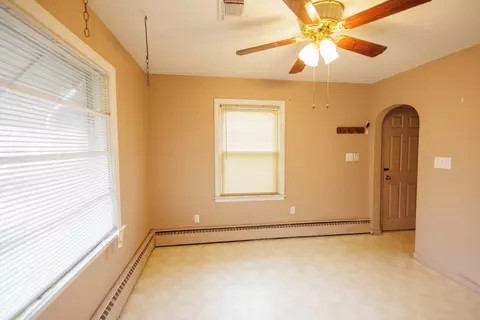 Living - 595 Beckman Dr, Kankakee, IL 60901 photo 4 of 5