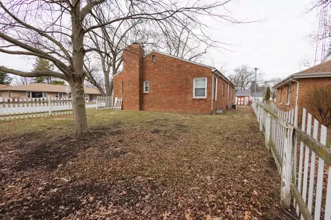 Exterior - 595 Beckman Dr, Kankakee, IL 60901 photo 4 of 4