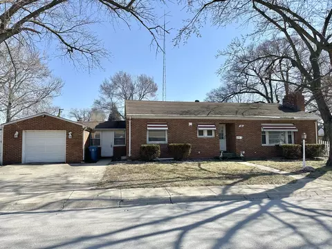 595 Beckman Dr, Kankakee, IL 60901