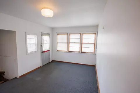 Living - 595 Beckman Dr, Kankakee, IL 60901 photo 5 of 5