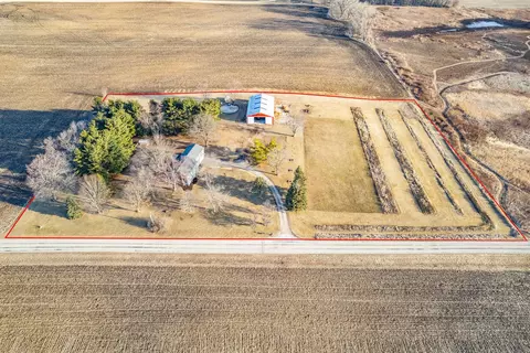 10421 Pine Rd, Leland, IL 60531