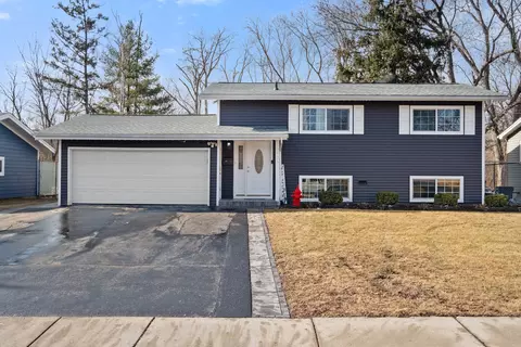 425 Willow Rd, Wauconda, IL 60084