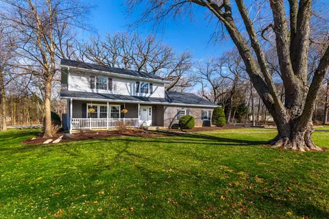 44 Hawthorne Dr, Oswego, IL 60543