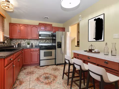 16324 Winchester Ave, Markham, IL 60428 photo 2