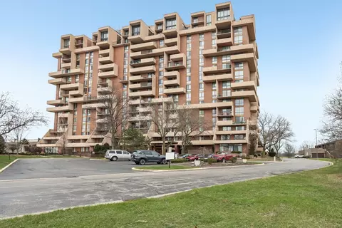 465 W Dominion Dr #1203, Wood Dale, IL 60191