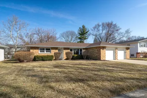 1965 Richard St, Aurora, IL 60506