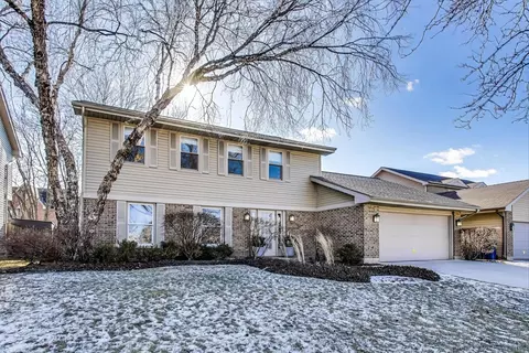 4068 Lindenwood Ln, Northbrook, IL 60062