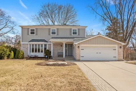 960 S Fourth Ave, Libertyville, IL 60048
