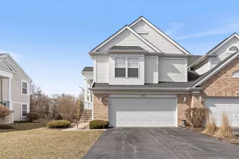 1040 Tara Ln, West Chicago, IL 60185
