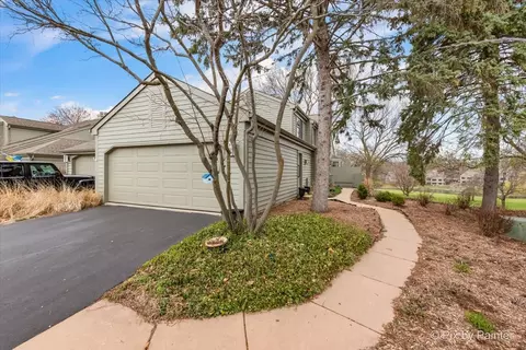 904 N Shoreline Rd #925, Lake Barrington, IL 60010