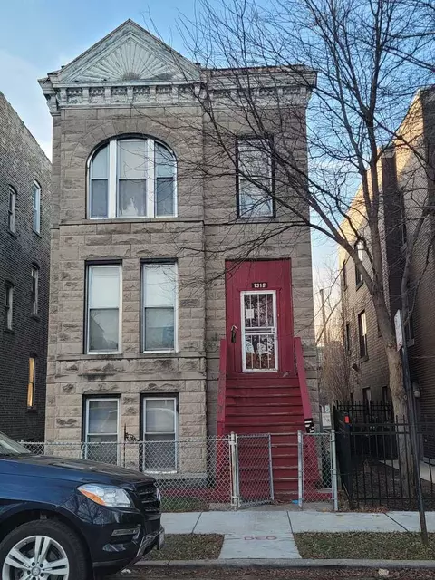1318 S Washtenaw Ave, Chicago, IL 60608