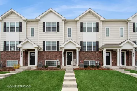 3823 Bissel Dr #3823, Yorkville, IL 60560