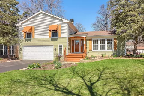216 White Fawn Trl, Downers Grove, IL 60516