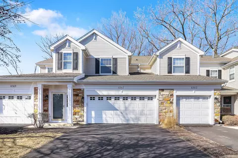 4367 Waters Edge Dr, Island Lake, IL 60042