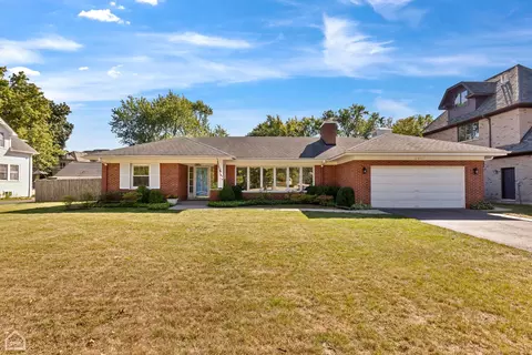 2403 Lake Ave, Wilmette, IL 60091