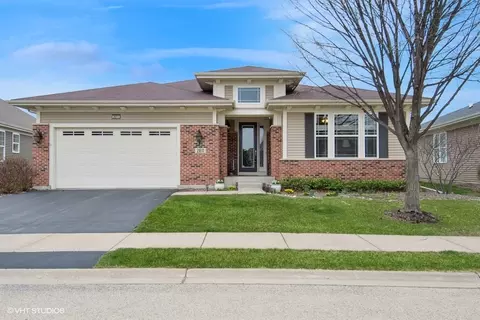2611 Foxglove St, Naperville, IL 60564