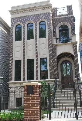 1713 W Nelson St, Chicago, IL 60657