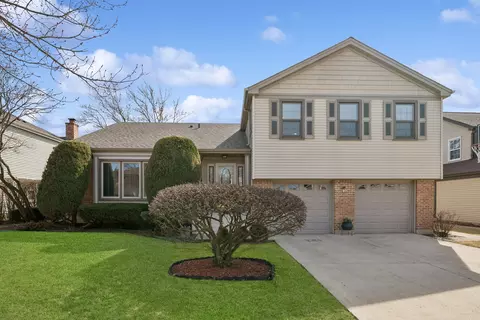 1215 Dorchester Ln, Hoffman Estates, IL 60169