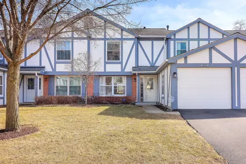 27 W321 Providence Ln, Winfield, IL 60190