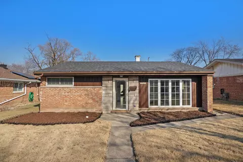 17927 Wildwood Ave, Lansing, IL 60438