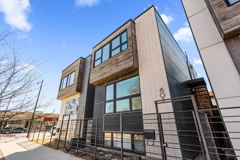 802 N Mozart St, Chicago, IL 60622