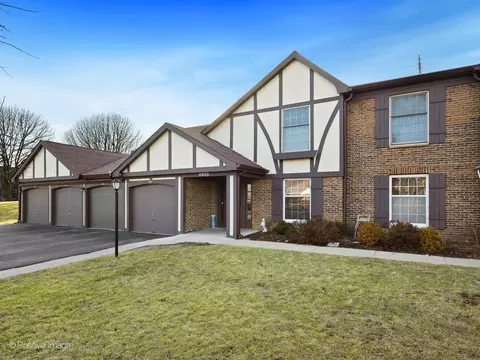 4955 Kimball Hill Dr #B1, Rolling Meadows, IL 60008