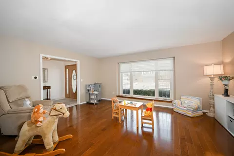2263 Hiram Dr, Wheaton, IL 60189 photo 6