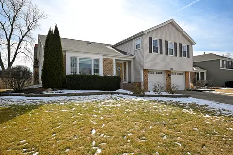 2263 Hiram Dr, Wheaton, IL 60189 photo 2