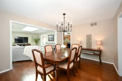 2263 Hiram Dr, Wheaton, IL 60189 photo 9