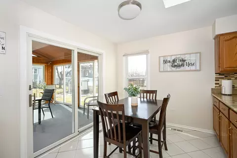 2263 Hiram Dr, Wheaton, IL 60189 photo 16