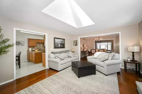 2263 Hiram Dr, Wheaton, IL 60189 photo 12