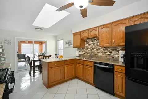 2263 Hiram Dr, Wheaton, IL 60189 photo 15