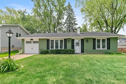 1405 Newcastle Ln, Hoffman Estates, IL 60169