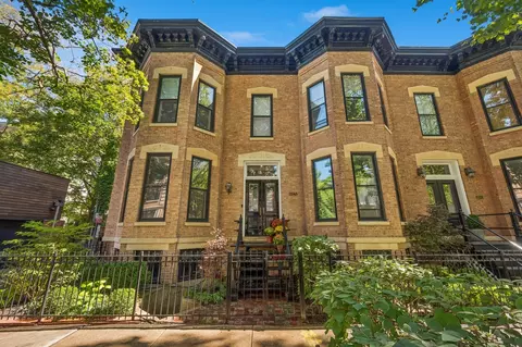 2243 N Cleveland Ave, Chicago, IL 60614