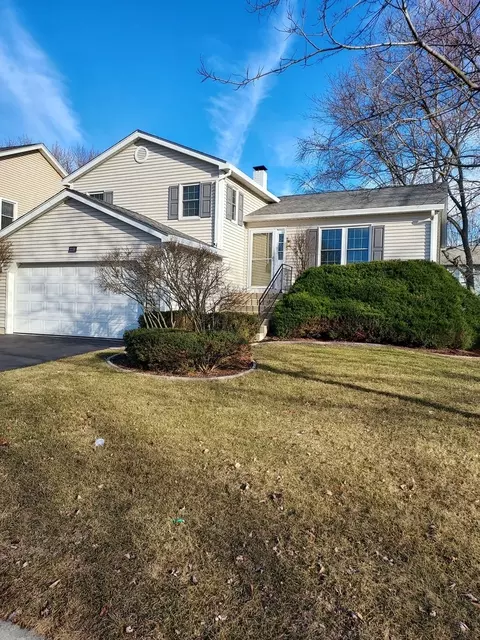 2218 Gleneagles Dr, Naperville, IL 60565