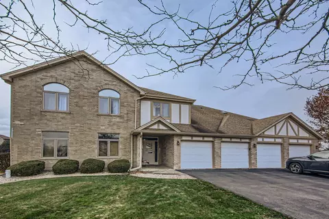 18440 Pine Lake Dr #4, Tinley Park, IL 60477