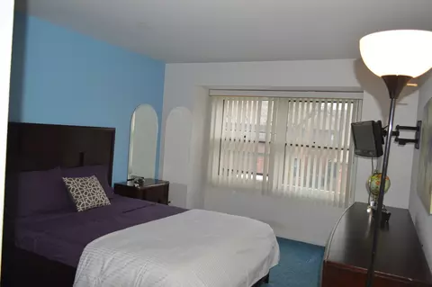 Bedroom - 207 Shadowbend Dr, Wheeling, IL 60090 photo 2 of 3
