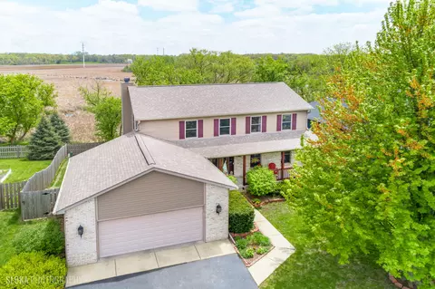 621 Red Spruce Trl, Lake Villa, IL 60046