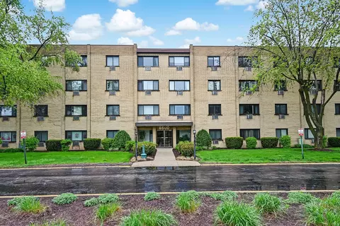 6600 S Brainard Ave #402, Countryside, IL 60525