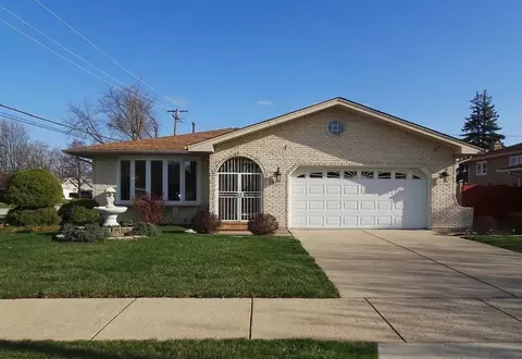 8241 Nashville Ave, Burbank, IL 60459