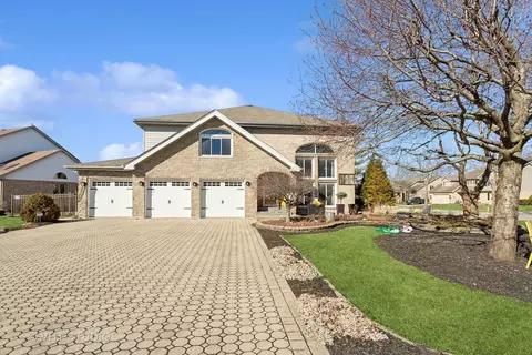 501 Beech Ln, New Lenox, IL 60451