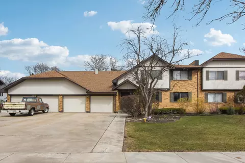 307 Walters Ln #1A, Itasca, IL 60143