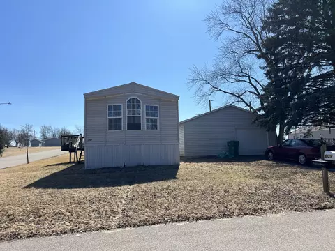 609 Macon Dr, Rockford, IL 61109