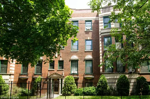 6807 S Paxton Ave #2B, Chicago, IL 60649