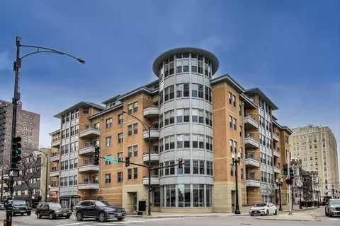 5556 N Sheridan Rd #306, Chicago, IL 60640