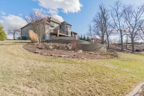 Exterior - 19863 Jared Dr, Bloomington, IL 61705 photo 14 of 16